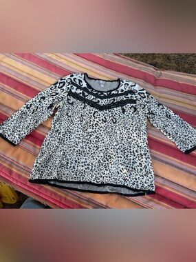 Chico's Black & White Leopard-Print Long Sleeve Tee with Lace Yoke